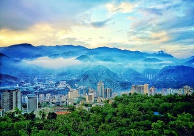 這個鮮花爛漫的仙境小城!全國都羨慕!